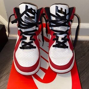 Nike Court Invader High tops